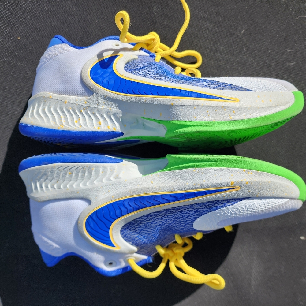 Nike Kids Zoom Freak 4 Sneakers Youth Size 4.5